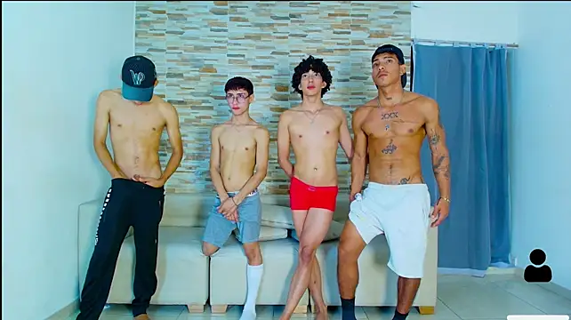 kinkyhousexxxx 网络视讯表演