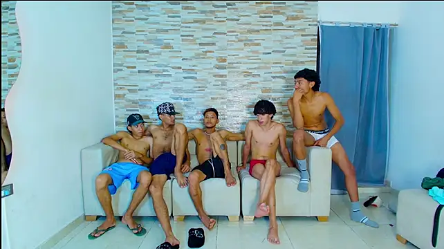 kinkyhousexxxx 网络视讯表演