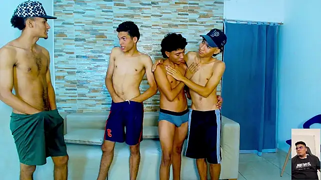 הופעת וובקאם של kinkyhousexxxx