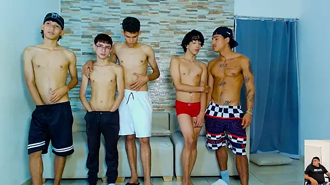 kinkyhousexxxx: διαδικτυακό σόου στην κάμερα