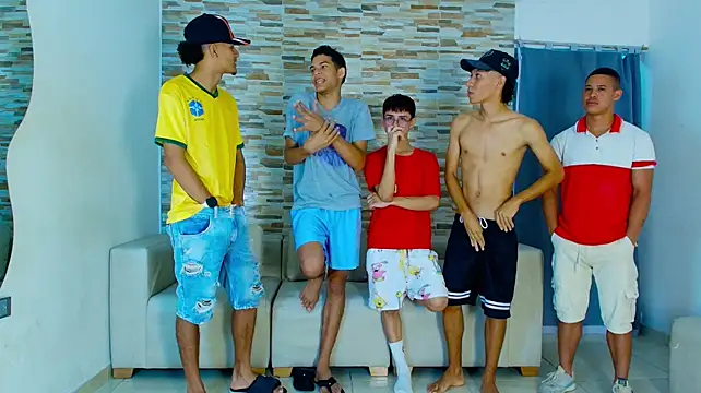הופעת וובקאם של kinkyhousexxxx