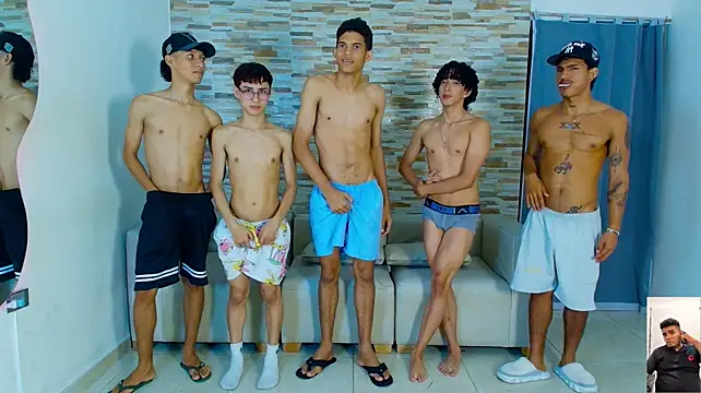 Show modela kinkyhousexxxx na web-kameri