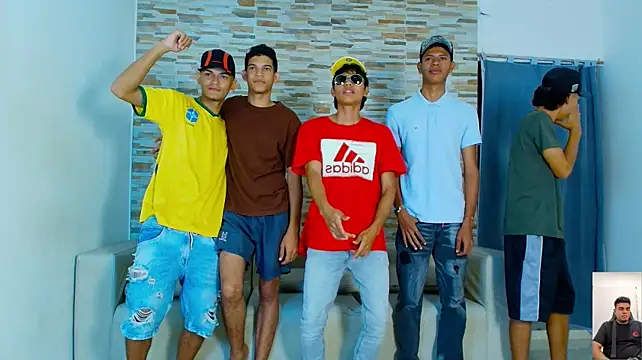 Pertunjukan Kamera Web kinkyhousexxxx