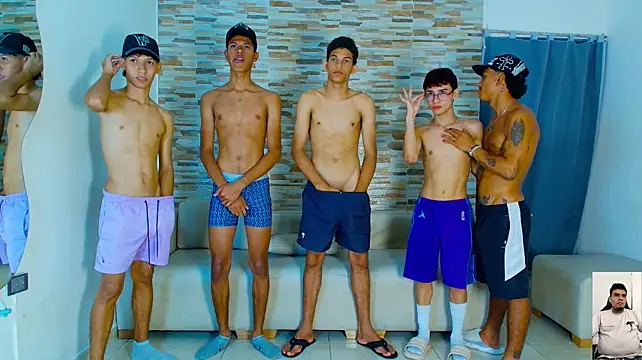 kinkyhousexxxx Adlı Modelin Web Kamerası Şovu
