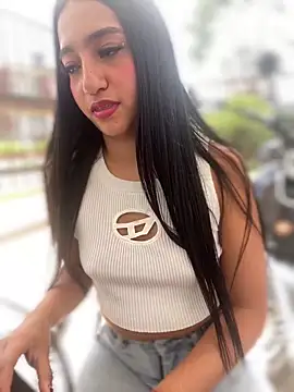 Daniela_Pink ওয়েবক্যাম শো
