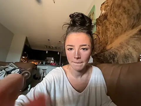 ash10alex Show in webcam