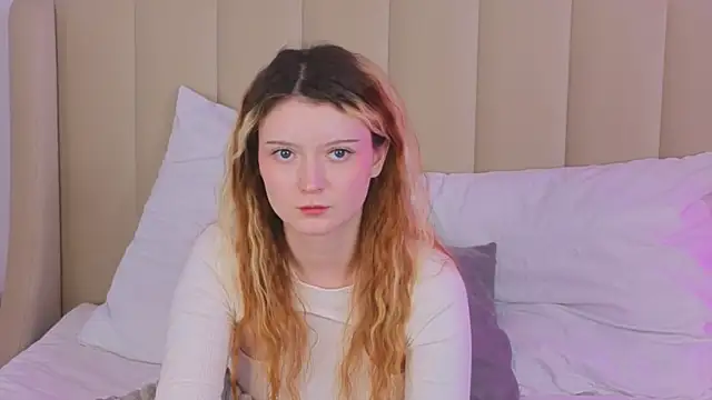 AlyssFrost Adlı Modelin Canlı XXX Sohbeti