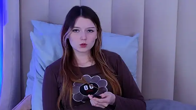AlyssFrost Adlı Modelin Canlı XXX Sohbeti