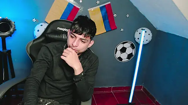 ALPHA_LATINO Webcam-Show