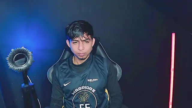 ALPHA_LATINO 网络视讯表演