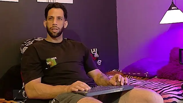 Show modela Karim_mansur na web-kameri