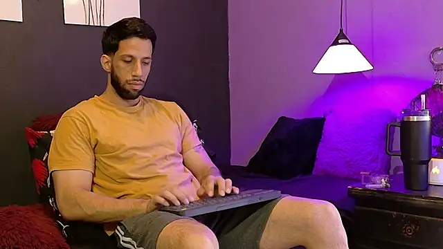 Pertunjukan Kamera Web Karim_mansur