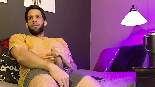 Karim_mansur Show in webcam