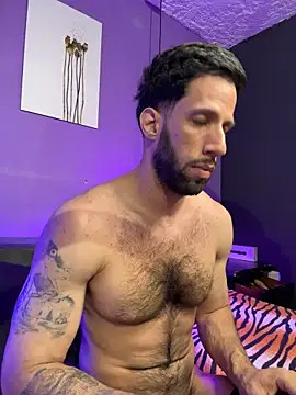 Pokazy przed kamerką – Karim_mansur