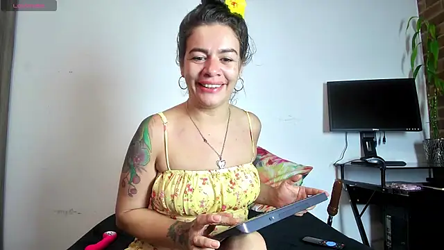 Pertunjukan Kamera Web oriana_thomson01