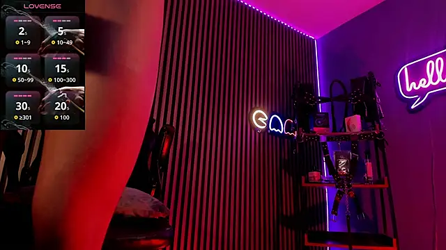 Maximoking26 Show in webcam