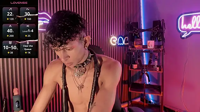 Maximoking26 Show in webcam