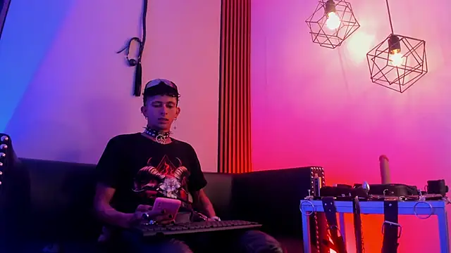 Maximoking26 Adlı Modelin Web Kamerası Şovu