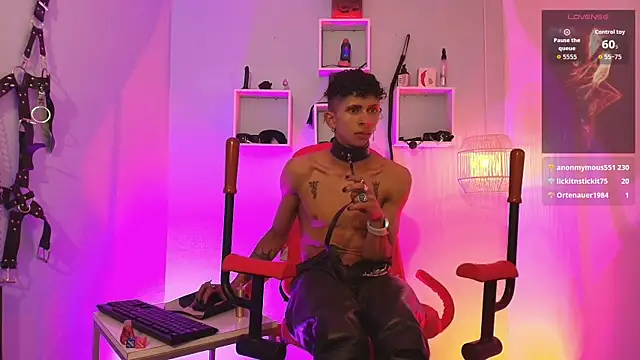 Maximoking26's Webcam Show