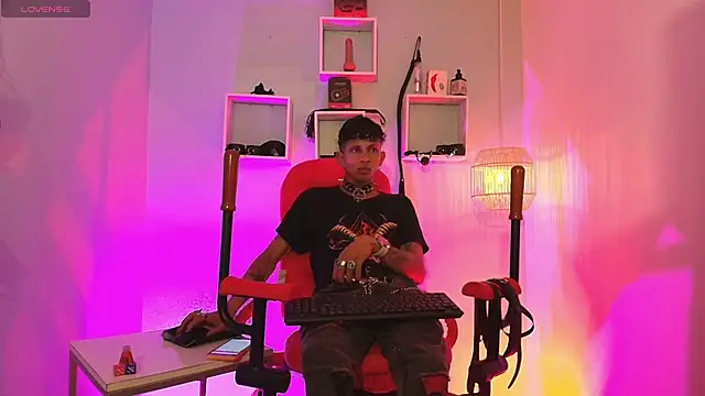 Pokazy przed kamerką – Maximoking26