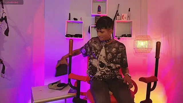 Maximoking26's Webcam Show