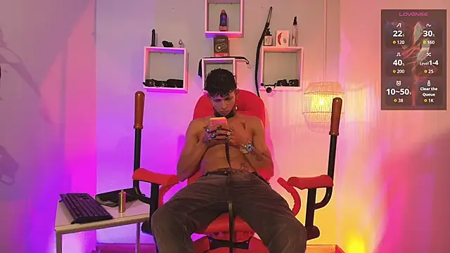 Maximoking26's Webcam Show