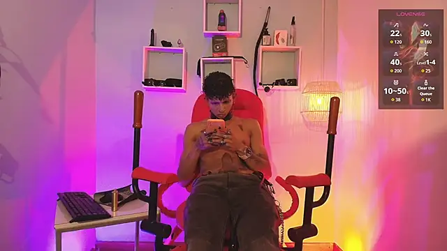 Show modela Maximoking26 na web-kameri