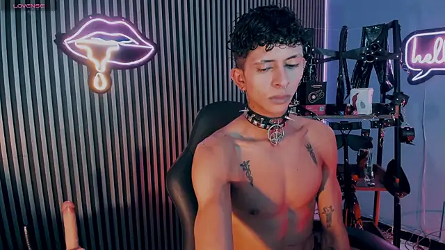 Maximoking26's Webcam Show