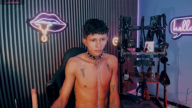 Maximoking26's Webcam Show