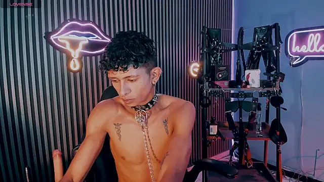 Maximoking26's Webcam Show