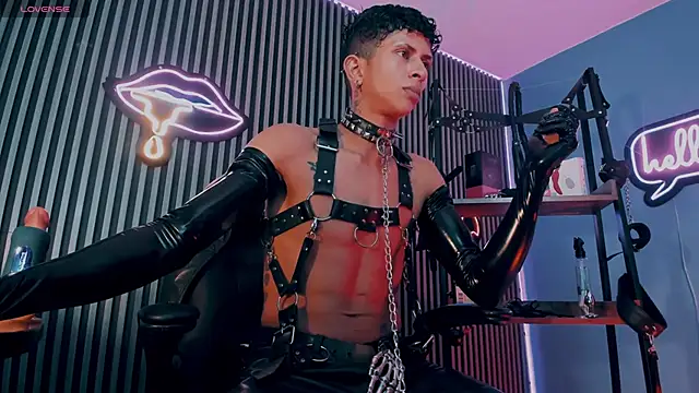 Show modela Maximoking26 na web-kameri