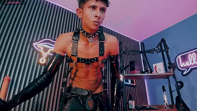 Maximoking26's Webcam Show