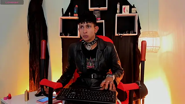 Maximoking26's Webcam Show