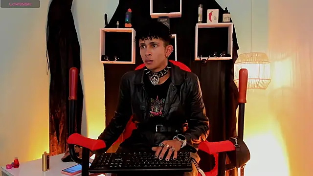 Maximoking26 Adlı Modelin Web Kamerası Şovu