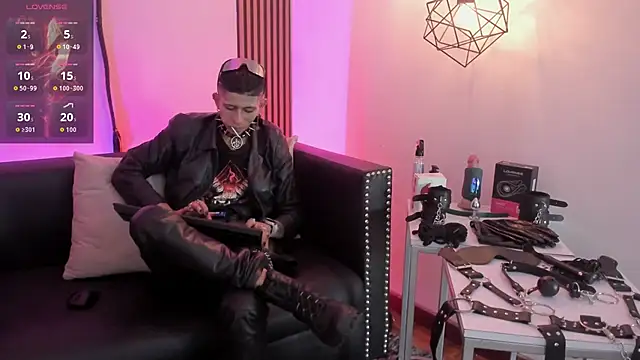 Maximoking26's Webcam Show