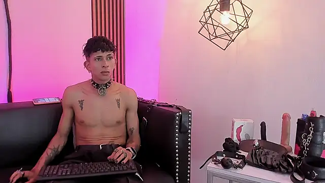 Maximoking26's Webcam Show