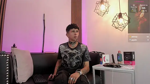 Maximoking26's Webcam Show
