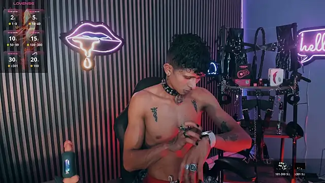 Show modela Maximoking26 na web-kameri