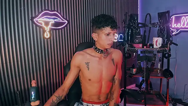Show modela Maximoking26 na web-kameri