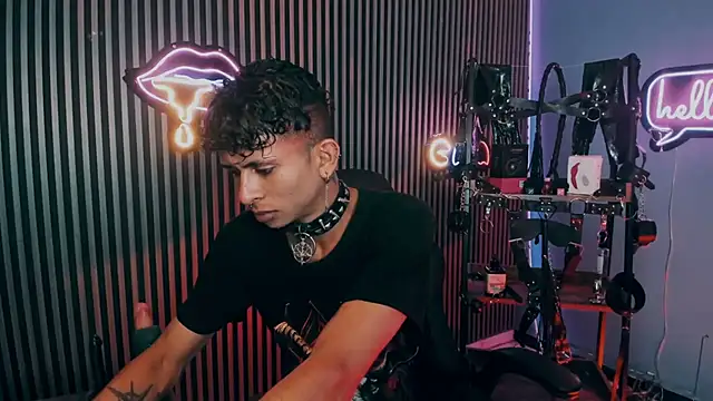 Maximoking26 webkamerás műsora