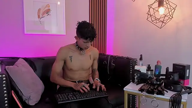 Maximoking26 Show Webcam