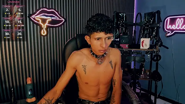 Show modela Maximoking26 na web-kameri