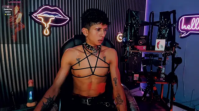 Maximoking26's Webcam Show