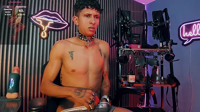 Show modela Maximoking26 na web-kameri