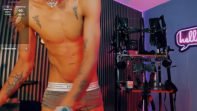 Show modela Maximoking26 na web-kameri