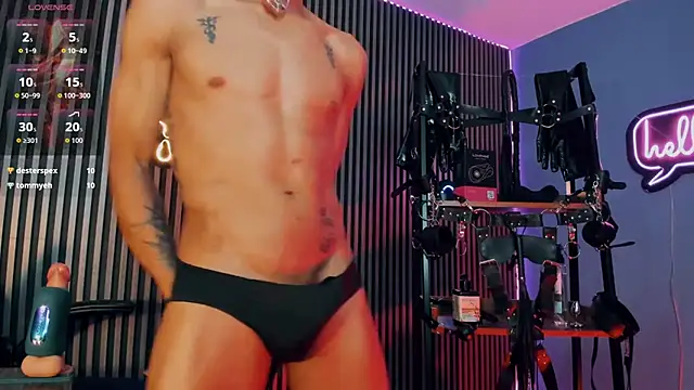 Maximoking26 Show in webcam