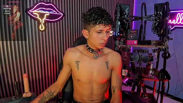 Maximoking26's Webcam Show