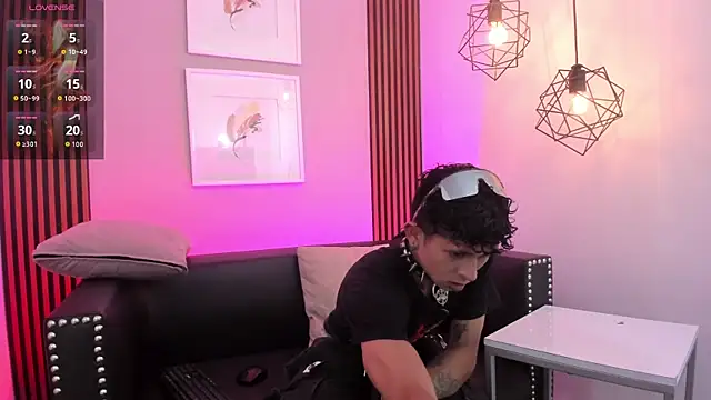 Maximoking26's Webcam Show