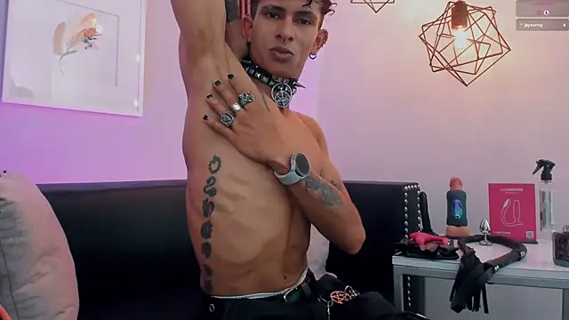 Maximoking26's Webcam Show