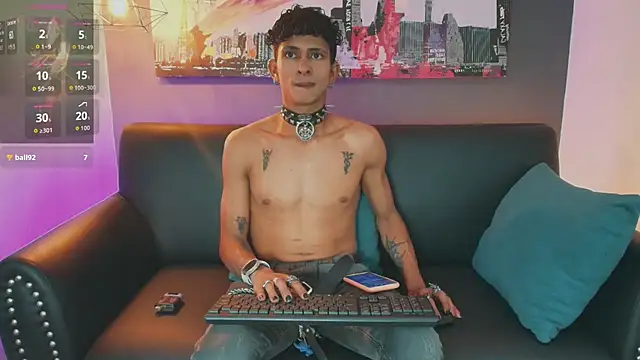 Maximoking26 Show in webcam